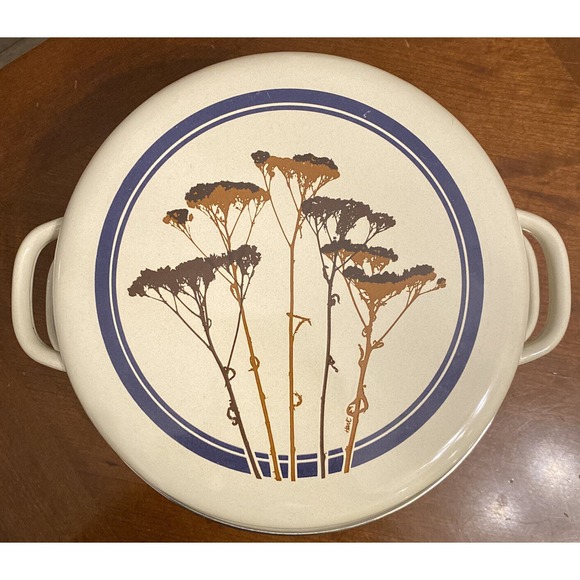 Rare Pattern Vintage 2 piece enamelware covered dish GHC Queen Anne’s Lace 10” - Picture 1 of 4